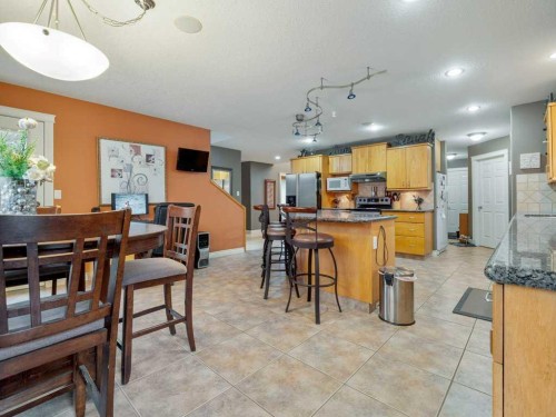 145 Canyon Close West, Lethbridge, AB - Indoor Photo Showing Other Room