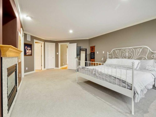 145 Canyon Close West, Lethbridge, AB - Indoor Photo Showing Bedroom