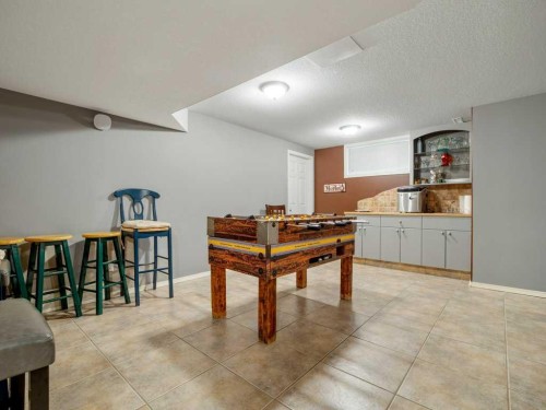 145 Canyon Close West, Lethbridge, AB - Indoor Photo Showing Other Room