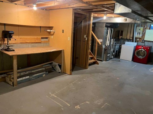 88 Cayuga Crescent West, Lethbridge, AB - Indoor Photo Showing Basement