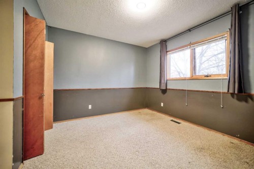 88 Cayuga Crescent West, Lethbridge, AB - Indoor Photo Showing Other Room