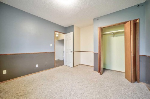 88 Cayuga Crescent West, Lethbridge, AB - Indoor Photo Showing Other Room