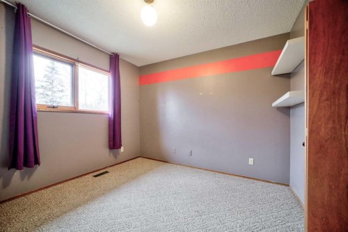 88 Cayuga Crescent West, Lethbridge, AB - Indoor Photo Showing Other Room