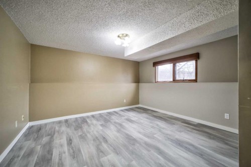 88 Cayuga Crescent West, Lethbridge, AB - Indoor Photo Showing Other Room