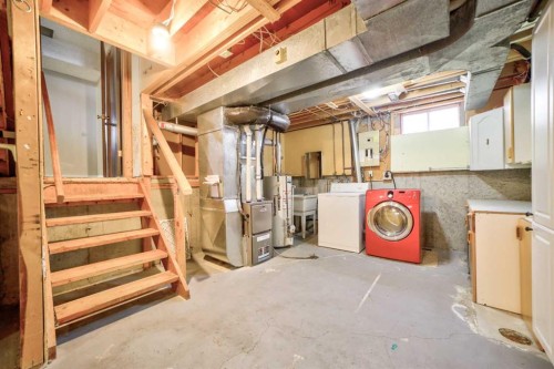 88 Cayuga Crescent West, Lethbridge, AB - Indoor Photo Showing Laundry Room