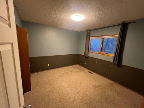 88 Cayuga Crescent West, Lethbridge, AB - Indoor Photo Showing Other Room