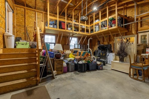 583 8 Avenue West, Cardston, AB - Indoor