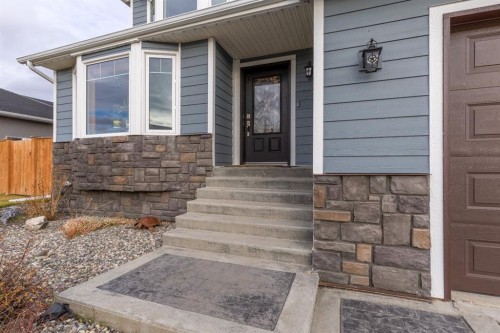 583 8 Avenue West, Cardston, AB - Outdoor With Exterior
