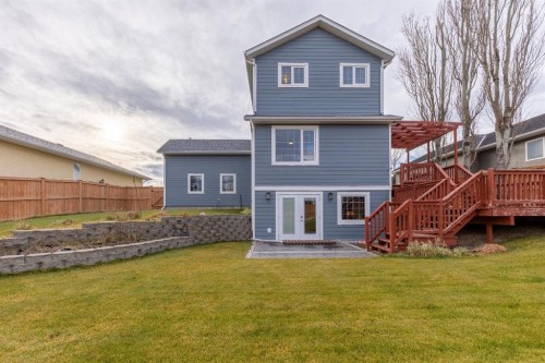 583 8 Avenue West, Cardston, AB - Outdoor With Deck Patio Veranda