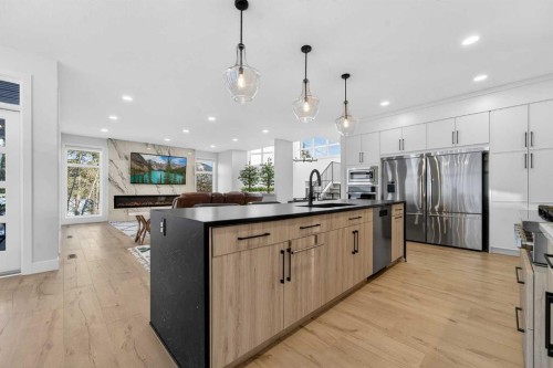 70 Kananaskis Drive, Coleman, AB - Indoor Photo Showing Kitchen With Upgraded Kitchen