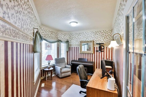 25 S 50 W, Raymond, AB - Indoor Photo Showing Office