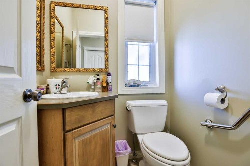 25 S 50 W, Raymond, AB - Indoor Photo Showing Bathroom