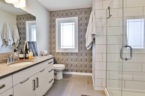 128 Cabot Landing West, Lethbridge, AB - Indoor Photo Showing Bathroom