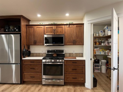 92008 Range Road 195, Rural Lethbridge County, AB - Indoor Photo Showing Kitchen