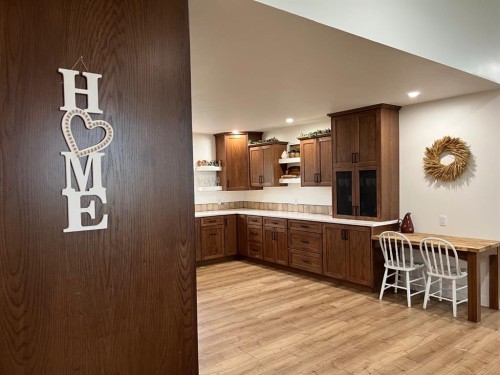 92008 Range Road 195, Rural Lethbridge County, AB - Indoor Photo Showing Kitchen