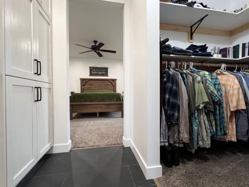 92008 Range Road 195, Rural Lethbridge County, AB - Indoor With Storage