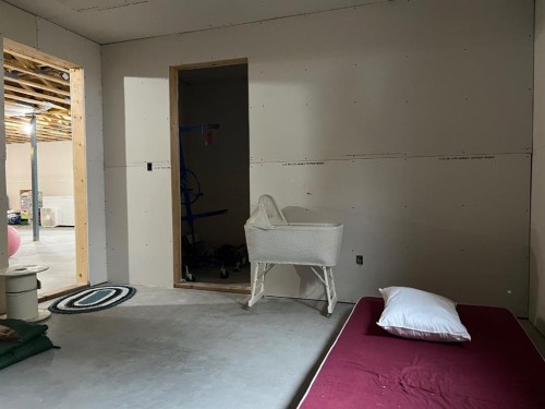 92008 Range Road 195, Rural Lethbridge County, AB - Indoor