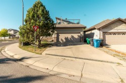 609 Sunridge Crescent WEST Lethbridge, AB T1J 0T3