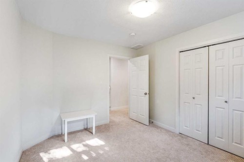 609 Sunridge Crescent West, Lethbridge, AB - Indoor