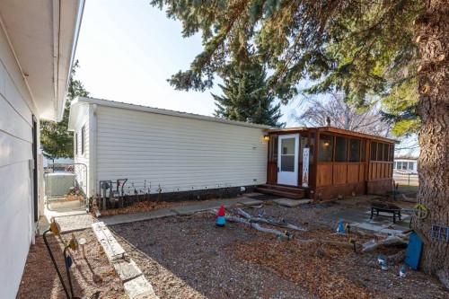 101 6 Avenue Ne, Milk River, AB - Outdoor With Exterior