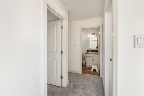 843 Silkstone Close West, Lethbridge, AB - Indoor Photo Showing Other Room