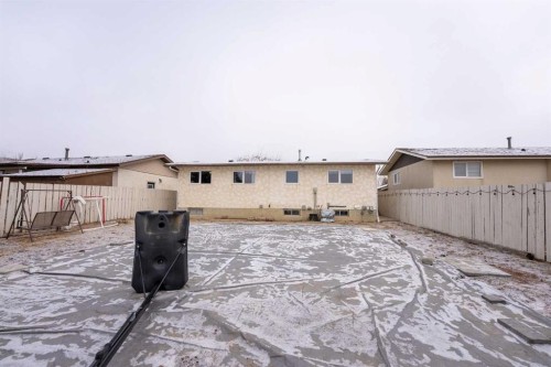155 Ryerson Road West, Lethbridge, AB - Outdoor With Exterior