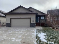 227 Mt Sundial Court WEST Lethbridge, AB T1J 5C2