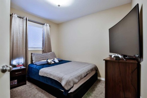 47 Lasalle Road West, Lethbridge, AB - Indoor Photo Showing Bedroom
