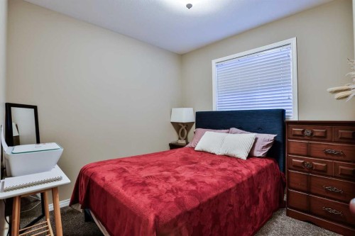 47 Lasalle Road West, Lethbridge, AB - Indoor Photo Showing Bedroom