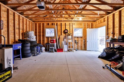 47 Lasalle Road West, Lethbridge, AB - Indoor