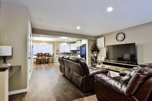 47 Lasalle Road West, Lethbridge, AB - Indoor Photo Showing Living Room