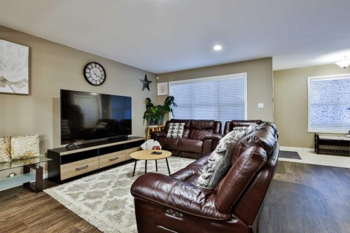 47 Lasalle Road West, Lethbridge, AB - Indoor Photo Showing Living Room