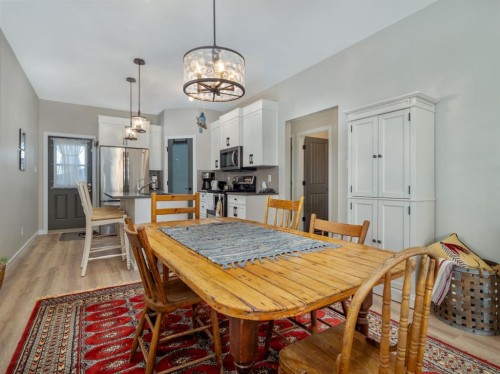 842 Greywolf Run North, Lethbridge, AB - Indoor Photo Showing Dining Room