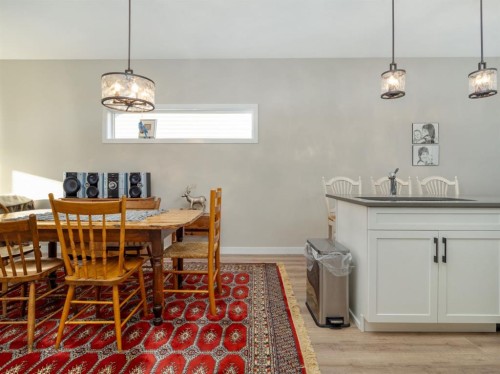 842 Greywolf Run North, Lethbridge, AB - Indoor Photo Showing Dining Room