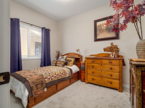 842 Greywolf Run North, Lethbridge, AB - Indoor Photo Showing Bedroom