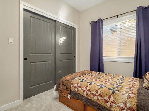 842 Greywolf Run North, Lethbridge, AB - Indoor Photo Showing Bedroom