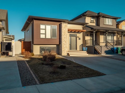 842 Greywolf Run North, Lethbridge, AB - Outdoor