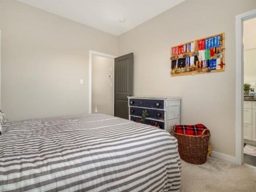 842 Greywolf Run North, Lethbridge, AB - Indoor Photo Showing Bedroom