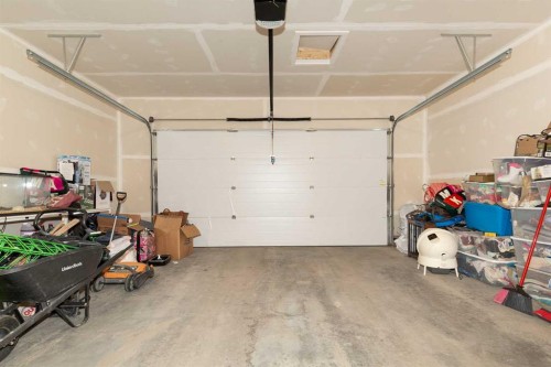 308 Grassland Boulevard West, Lethbridge, AB - Indoor Photo Showing Garage