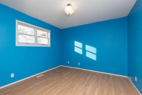 209 Mt Blakiston Road West, Lethbridge, AB - Indoor Photo Showing Other Room