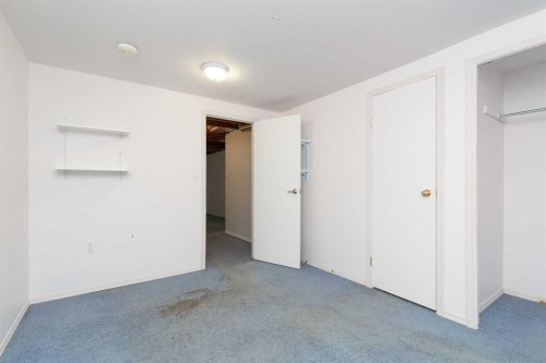 209 Mt Blakiston Road West, Lethbridge, AB - Indoor Photo Showing Other Room