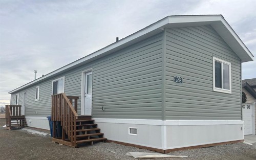 2015 Sunflower Crescent, Coaldale, AB - Outdoor