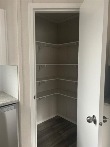 2015 Sunflower Crescent, Coaldale, AB - Indoor With Storage