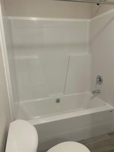 2015 Sunflower Crescent, Coaldale, AB - Indoor Photo Showing Bathroom