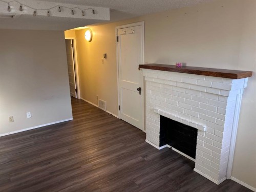 1212 7 Avenue South, Lethbridge, AB - Indoor Photo Showing Other Room