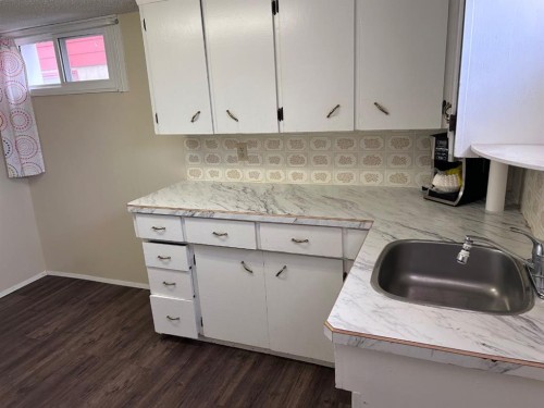 1212 7 Avenue South, Lethbridge, AB - Indoor Photo Showing Kitchen