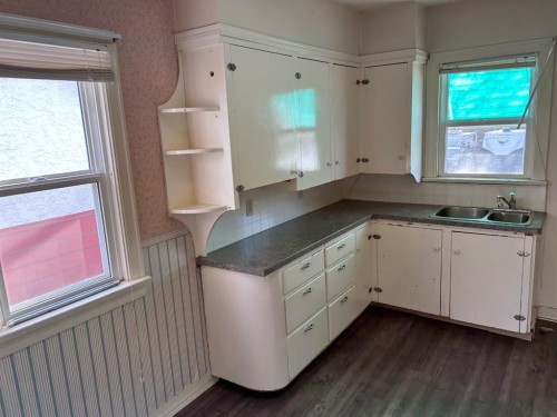 1212 7 Avenue South, Lethbridge, AB - Indoor Photo Showing Other Room