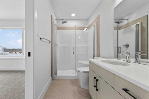 2533 16 Avenue, Coaldale, AB - Indoor Photo Showing Bathroom