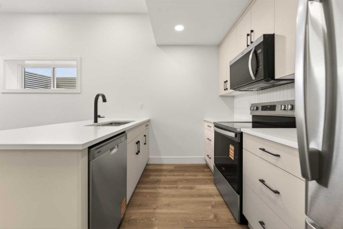 2533 16 Avenue, Coaldale, AB - Indoor Photo Showing Kitchen