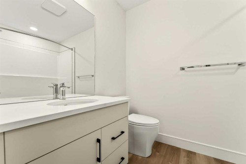 2533 16 Avenue, Coaldale, AB - Indoor Photo Showing Bathroom